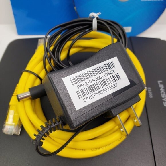 Linksys E1200 V2 Wireless Router Complete w/ Disc Fully Functional Tested - Picture 3 of 8